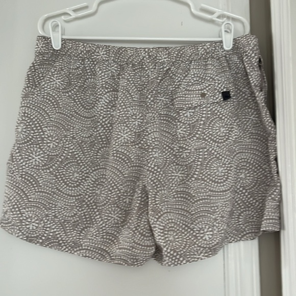SIZE L LL BEAN TAUPE PRINT DRAWSTRING SHORTS WITH POCKETS - Picture 3 of 5